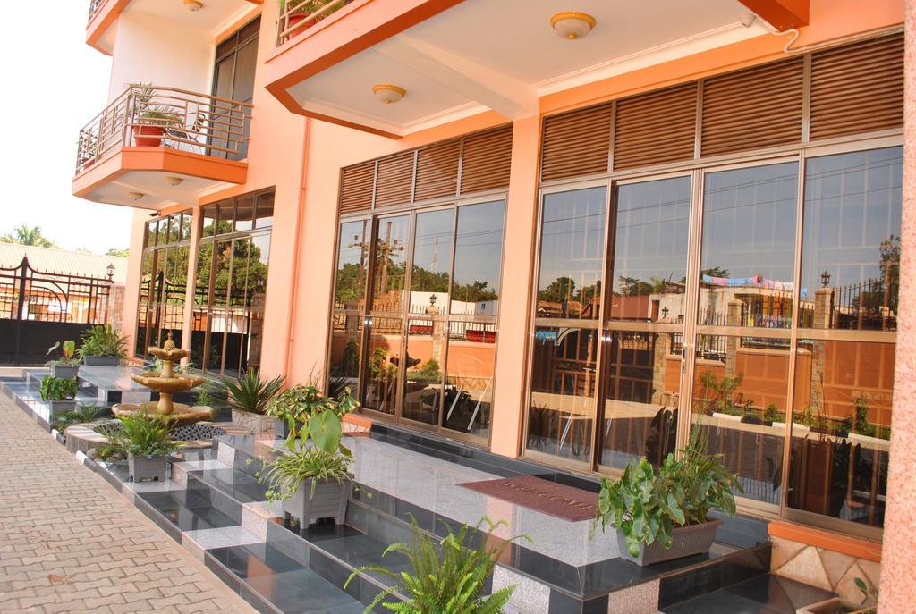 Tristar Hotel Kampala Extérieur photo