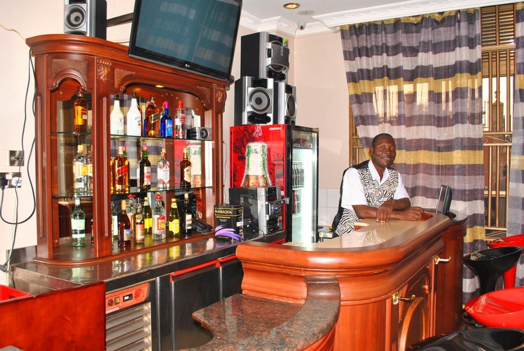 Tristar Hotel Kampala Extérieur photo