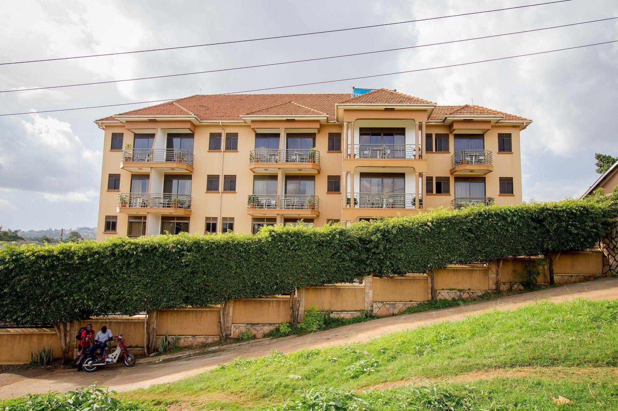 Tristar Hotel Kampala Extérieur photo